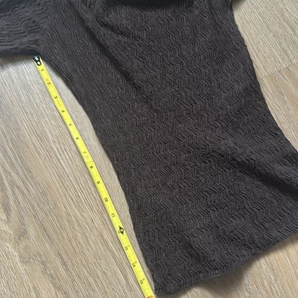 Brown textured top - Picture 4 of 6